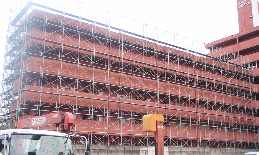 施工中の建物の写真