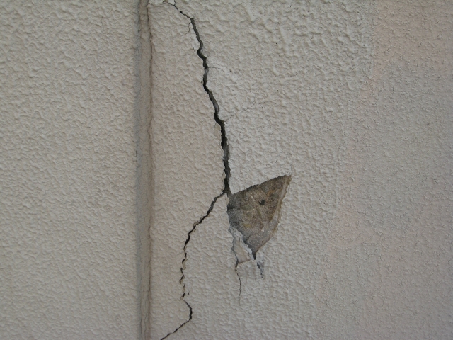 コラム ひび割れ